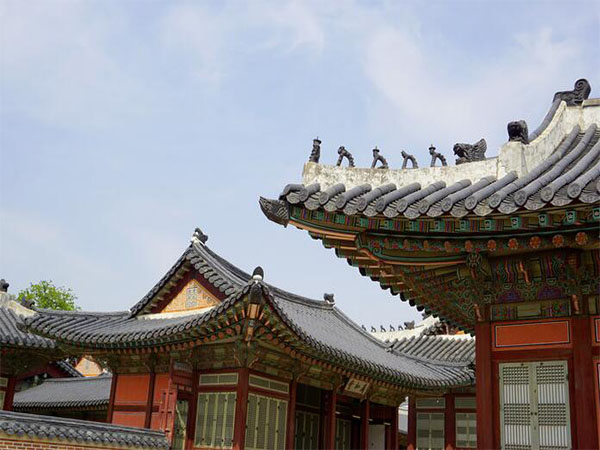 筒瓦廠家簡述筒瓦在現代建筑設計中的創新應用